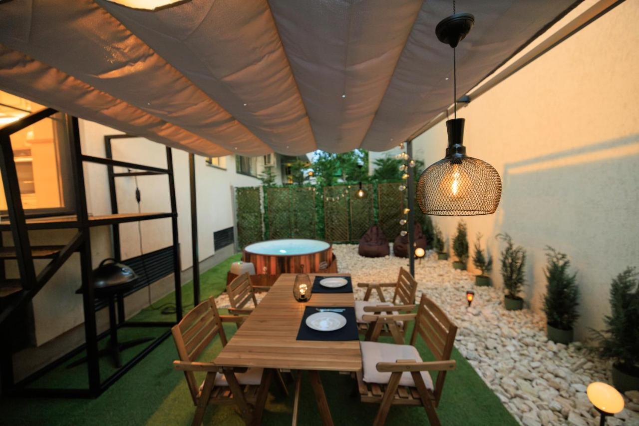 Downtown Hidden Garden With Jacuzzi In Bucharest Apartment Luaran gambar